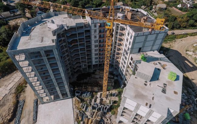 Бизнес выходит из карантина: Строительная группа "Синергия" создает рабочие места на строительстве ЖК "Синергия Сити"