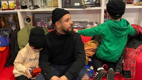 Ідеальний тато: дружина MONATIK'а зворушила мережу ніжними фото співака з синами