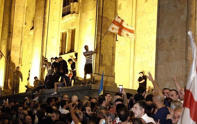 В Грузии освободили задержанных во время разгона протеста демонстрантов