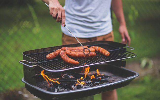 Как приготовить идеальные колбаски на гриле: советы от шеф-повара