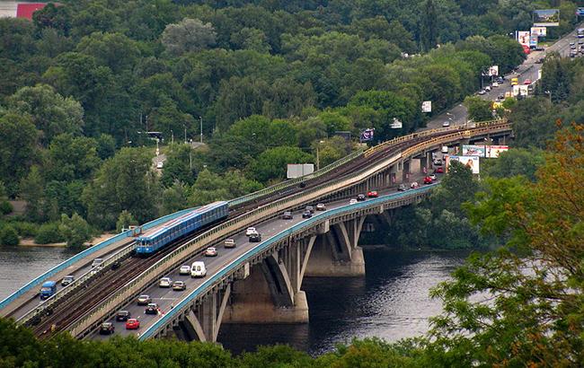 У Києві з 8 вересня буде обмежено рух на мосту Метро