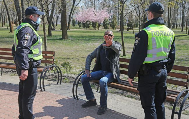 В полиции объяснили, когда могут обыскивать украинцев: "честным людям нечего скрывать"