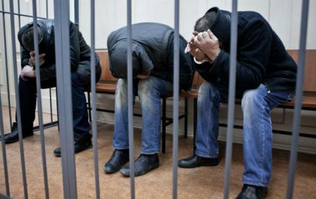 Суд арестовал пятерых подозреваемых в убийстве Немцова