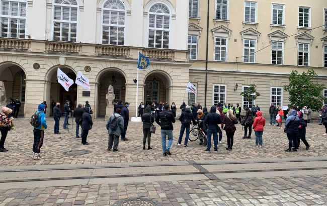 Карантин у Львові: представники бізнесу вийшли на протести