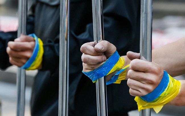 МИД: около сотни украинских политзаключенных остаются за решеткой в России