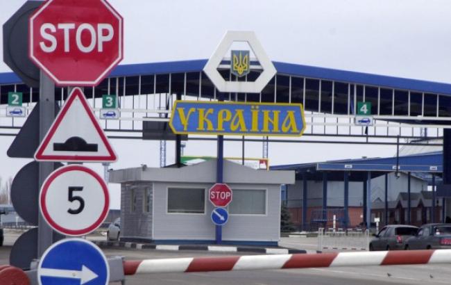 Украинские пограничники задержали 24 т латвийского сыра, который нелегально везли в РФ