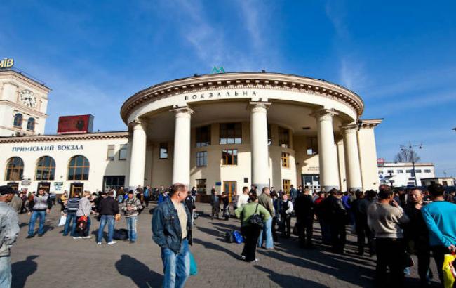 В Киеве станция метро "Вокзальная" закрыта из-за угрозы взрыва