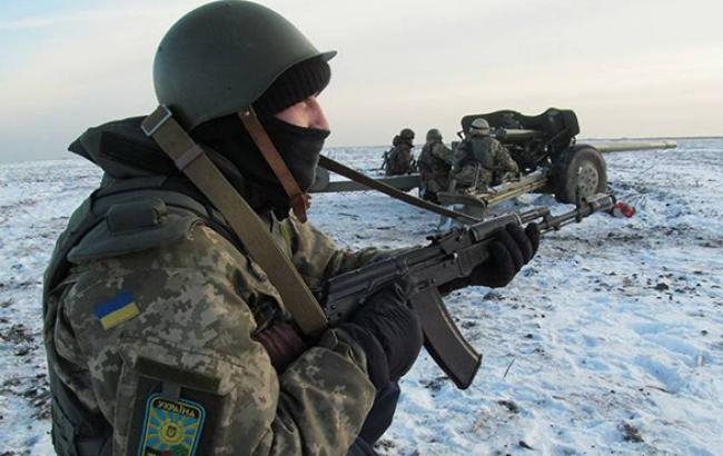 В зоне АТО за сутки погиб один украинский военный, 10 ранены, - штаб