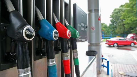 Бензин та дизпаливо в Україні суттєво подорожчали у січні