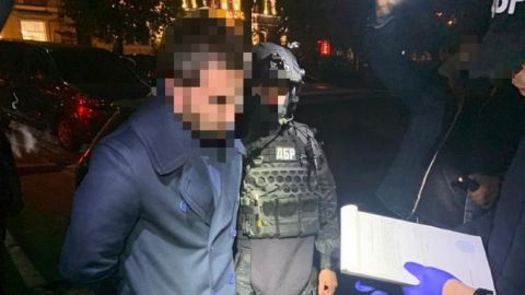 Посадовця фіскальної служби підозрюють у вимаганні понад 5 млн гривень