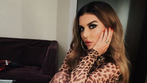 Ух, яка! Спекотна Анна Сєдокова засвітила пишні груди в басейні