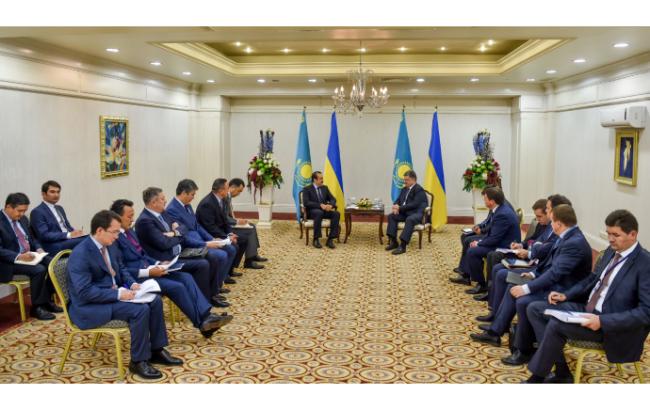 Порошенко в Астане встретился с премьер-министром Казахстана