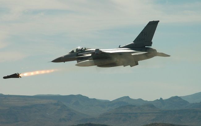 В результаті повітряного удару коаліції на сході Сирії загинули 35 мирних жителів