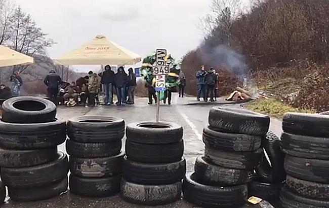 На словацкой границе владельцы "евроблях" подожгли шины