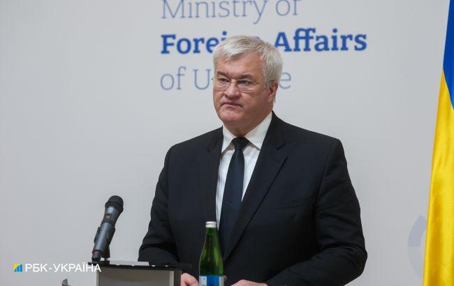 Украина и Канада подписали соглашение об охране информации с ограниченным доступом