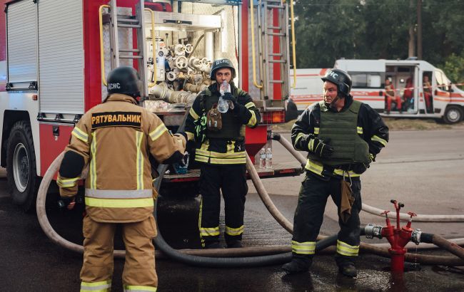 Россияне атаковали Херсон: часть города без света, движение троллейбусов остановлено