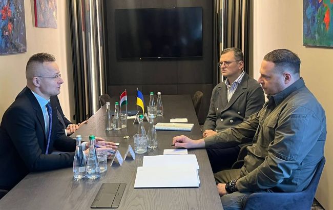 Ермак и Кулеба встретились с главой МИД Венгрии, начали переговоры