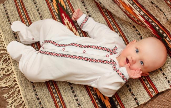Каждому ребенку, который родится 19 мая, подарят вышиванку