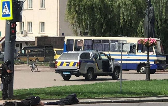 Терорист заявив про поранення одного заручника у Луцьку