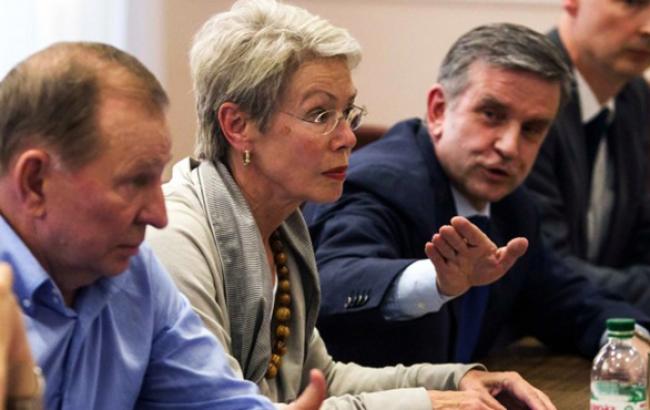 В АПУ сподіваються, що на переговорах контактної групи в Мінську обговорять доставку гумпомощи