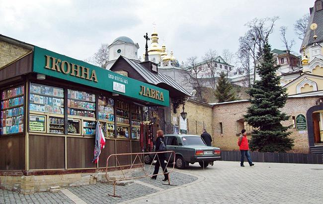 Сеть поразила цена на церковное вино в Киево-Печерской Лавре