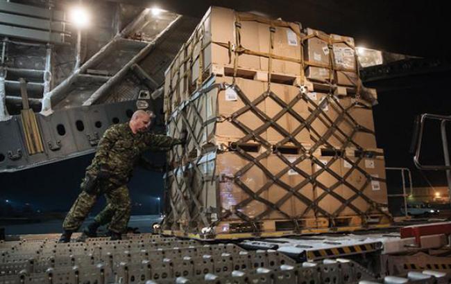 Канада передала ВСУ 42 контейнера с зимним обмундированием