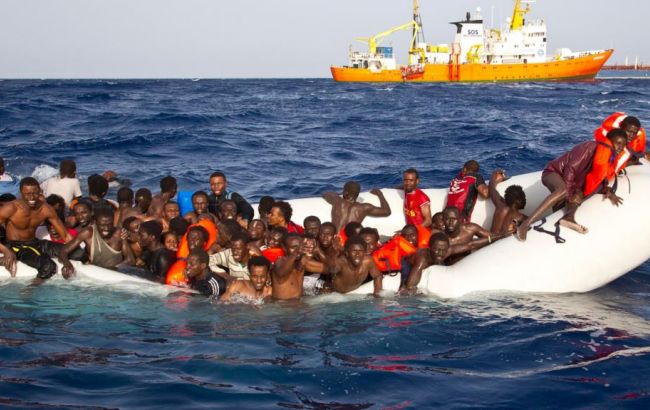 Біля Лівії в Середземному морі врятували понад тисячу мігрантів