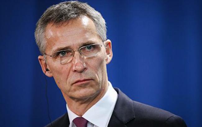 Генсек НАТО пообещал "политическую и практическую поддержку" Украине