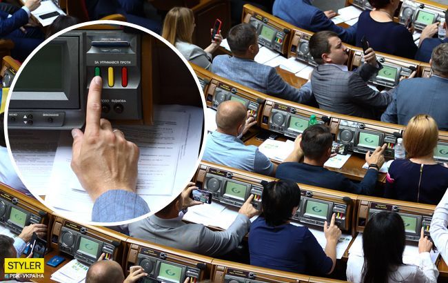 Другий пішов: у Раді засікли ще одного кнопкодава (відео)