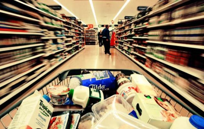 В киевских супермаркетах ввели ограничения на продажу социально значимых продуктов