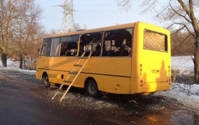 Из-за обстрела боевиками пункта пропуска под Волновахой погибли 10 мирных жителей, 13 ранены, - ДонОГА