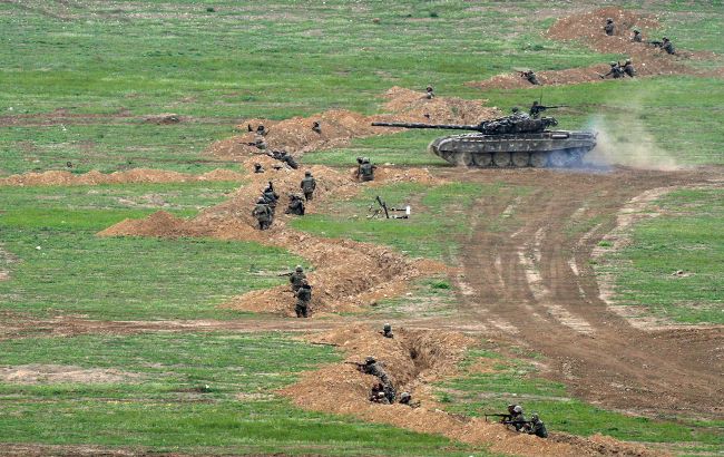 МИД Франции, России и США призвали к прекращению огня в Карабахе