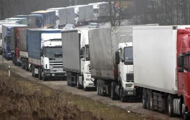 В Одессе и Николаеве временно ограничено движение грузовиков на въезд и выезд