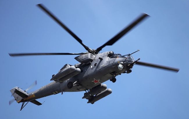 На Донбассе тероборона сбила российский вертолет: появилось видео