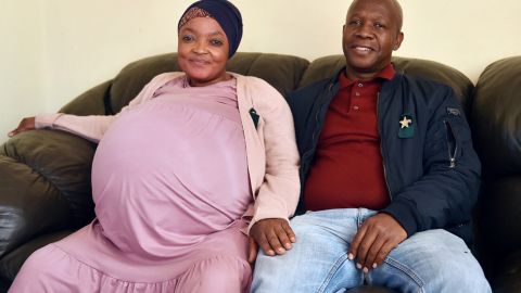 Жінку, яка народила 10 дітей за один раз, забрали до психлікарні