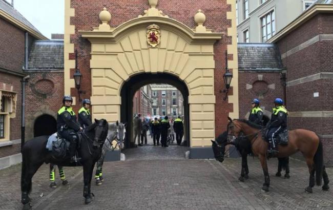 У Нідерландах слідом за Францією почалися акції "жовтих жилетів"