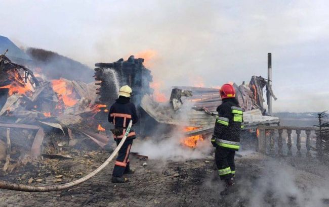 В Ивано-Франковской области горит здание монастыря ПЦУ