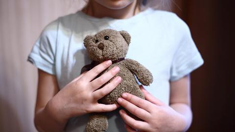 "Когда Викуся приедет?" Соседи рассказали о семье, потерявшей в ДТП бабушку, маму и дочь