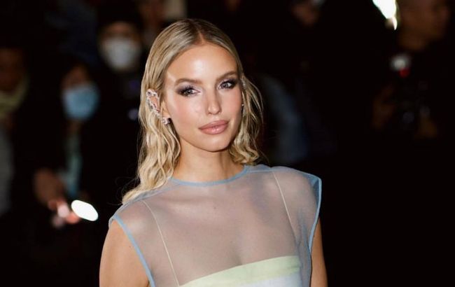 Фэшн-инфлюэнсерша Леони Ганне показала интересные образы ко Дню всех влюбленных (фото, видео)