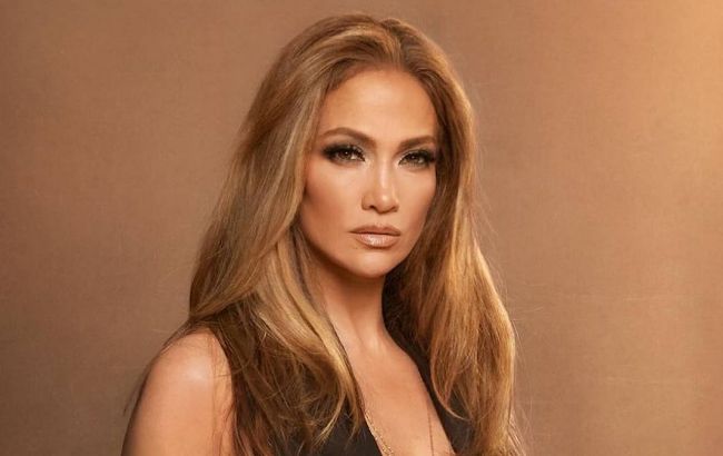 Джей Ло показала звабливі образи у новій фотосесії (фото)