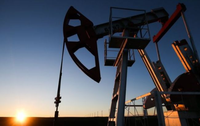 Цены на нефть начали расти после обвала