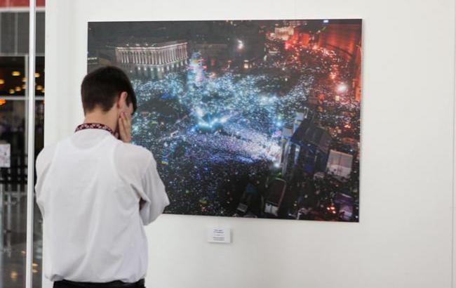 Борьба, смерть и победа: Революция достоинства на фотовыставке в "Борисполе"