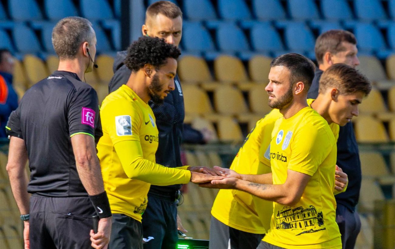 Результати 17-го туру УПЛ: поки гранди вигризали очки, в Олександрії – скандал через замерзлий газон