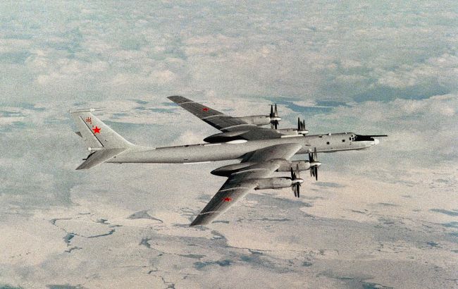 Истребители США перехватили российские Ту-142 возле Аляски