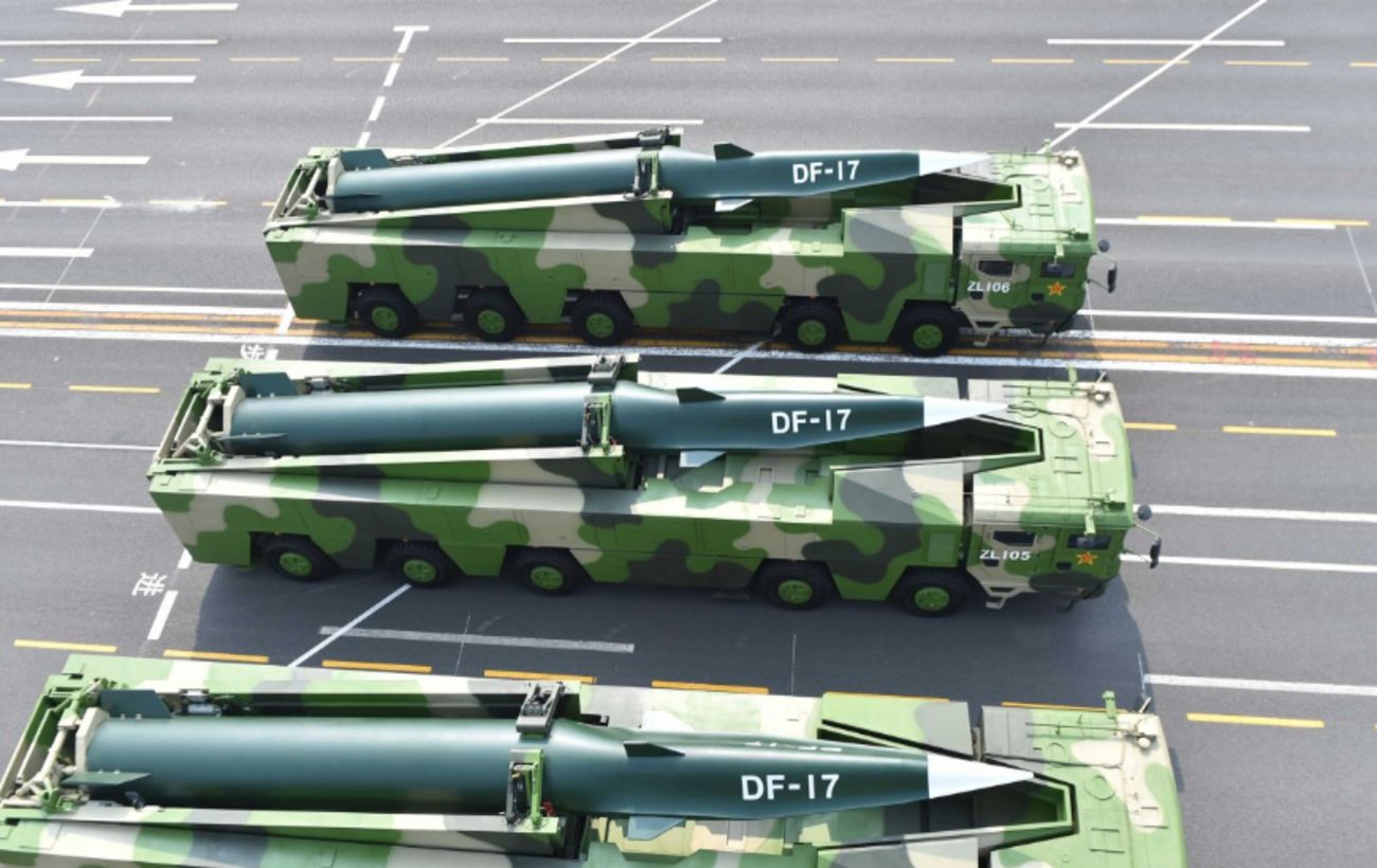 Китай презентував гіперзвукову ракету DF-17: що відомо