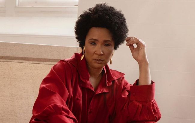 Звезда сериала "Бриджертоны" покорила поклонников платьем от украинского бренда