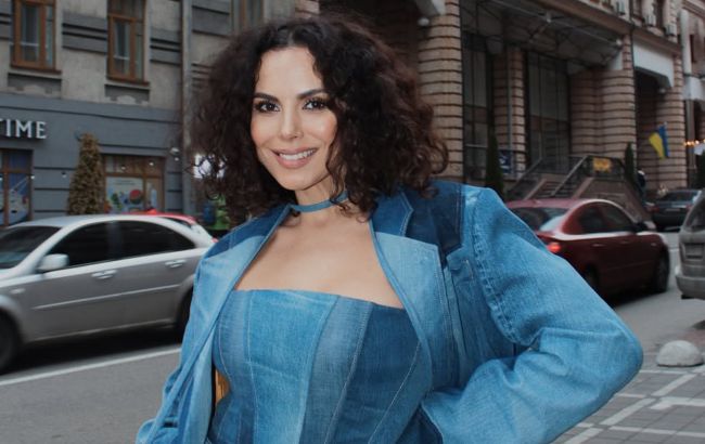 Як виглядають наймодніші джинси на літо: Настя Каменських задає тренди
