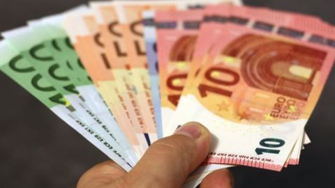 НБУ поднял официальный курс евро выше 29 гривен