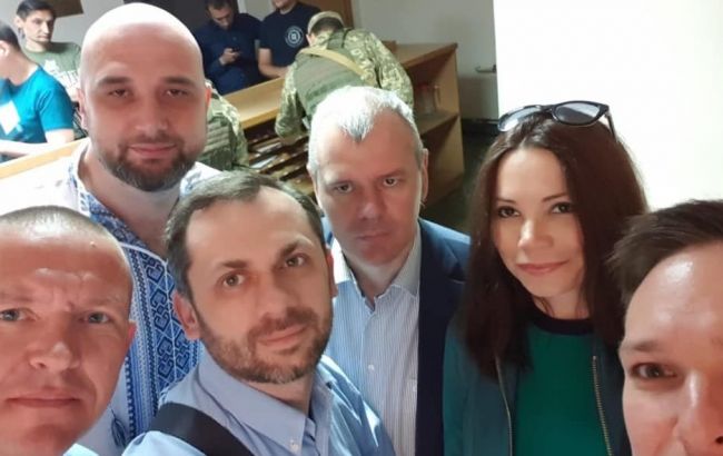Депутаты партии Порошенко встретились с главой КСУ