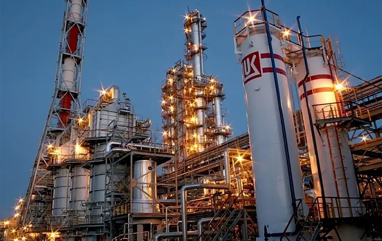 Еще один крупный НПЗ России остановил работу после атаки дронов, - Reuters